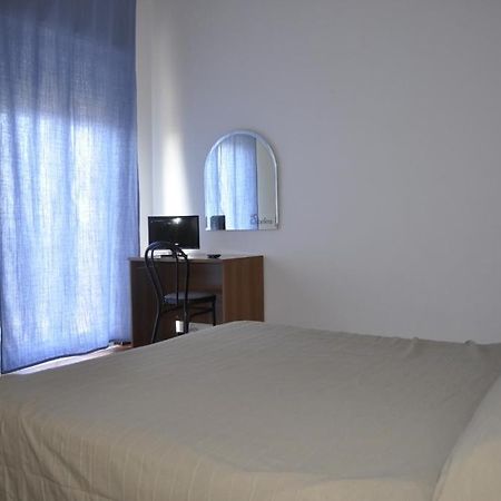 Hotel Ristorante La Scogliera Piraino Esterno foto