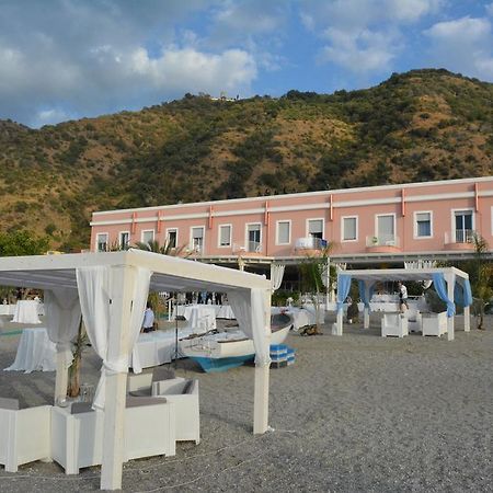 Hotel Ristorante La Scogliera Piraino Esterno foto