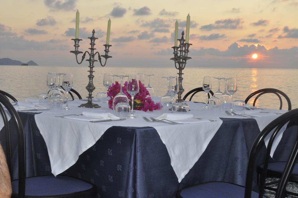 Hotel Ristorante La Scogliera Piraino Esterno foto