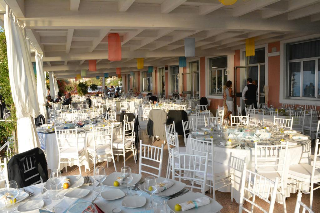 Hotel Ristorante La Scogliera Piraino Esterno foto