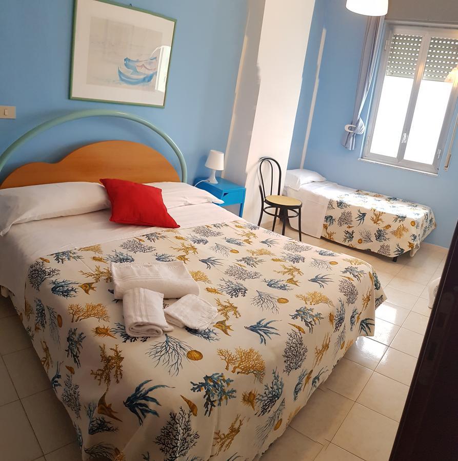 Hotel Ristorante La Scogliera Piraino Esterno foto